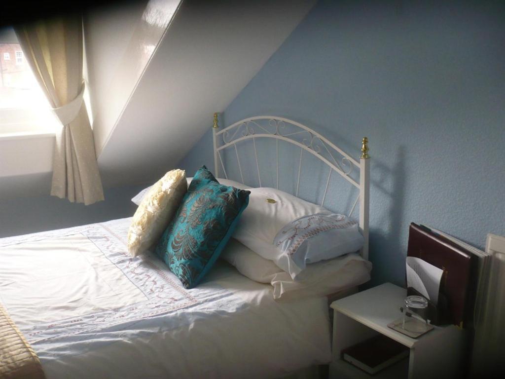 Bed and Breakfast The Broadfield Бринлингтон Экстерьер фото